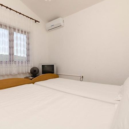 Apartments Mirko 特罗吉尔 外观 照片